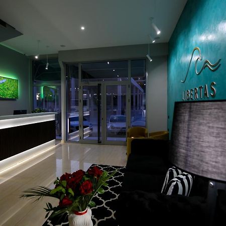 Hotel Libertas Vlorë Екстериор снимка