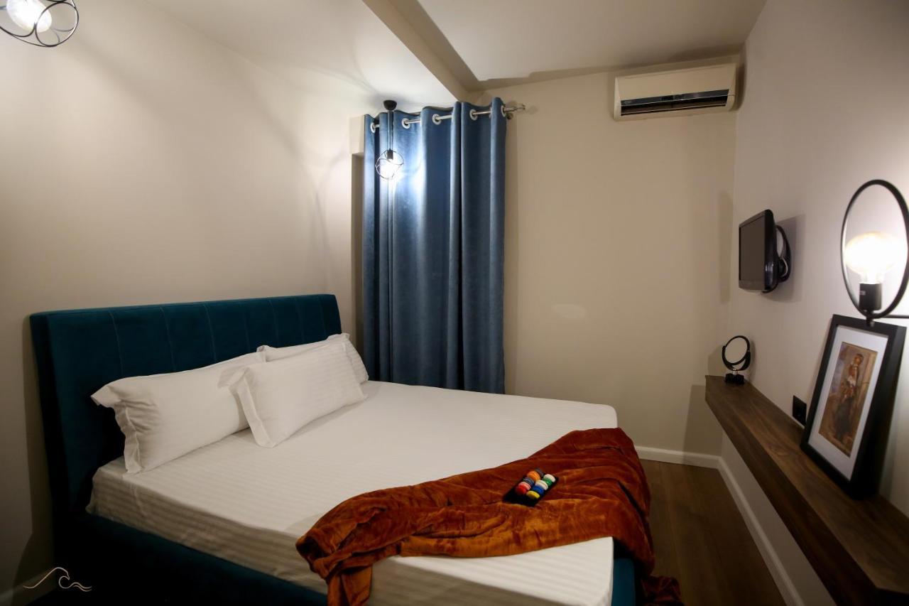Hotel Libertas Vlorë Екстериор снимка