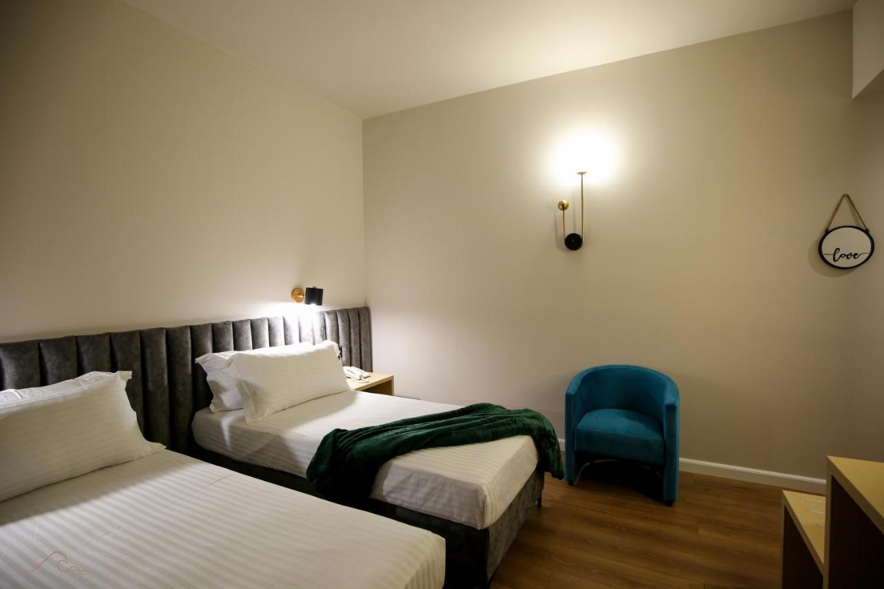 Hotel Libertas Vlorë Екстериор снимка