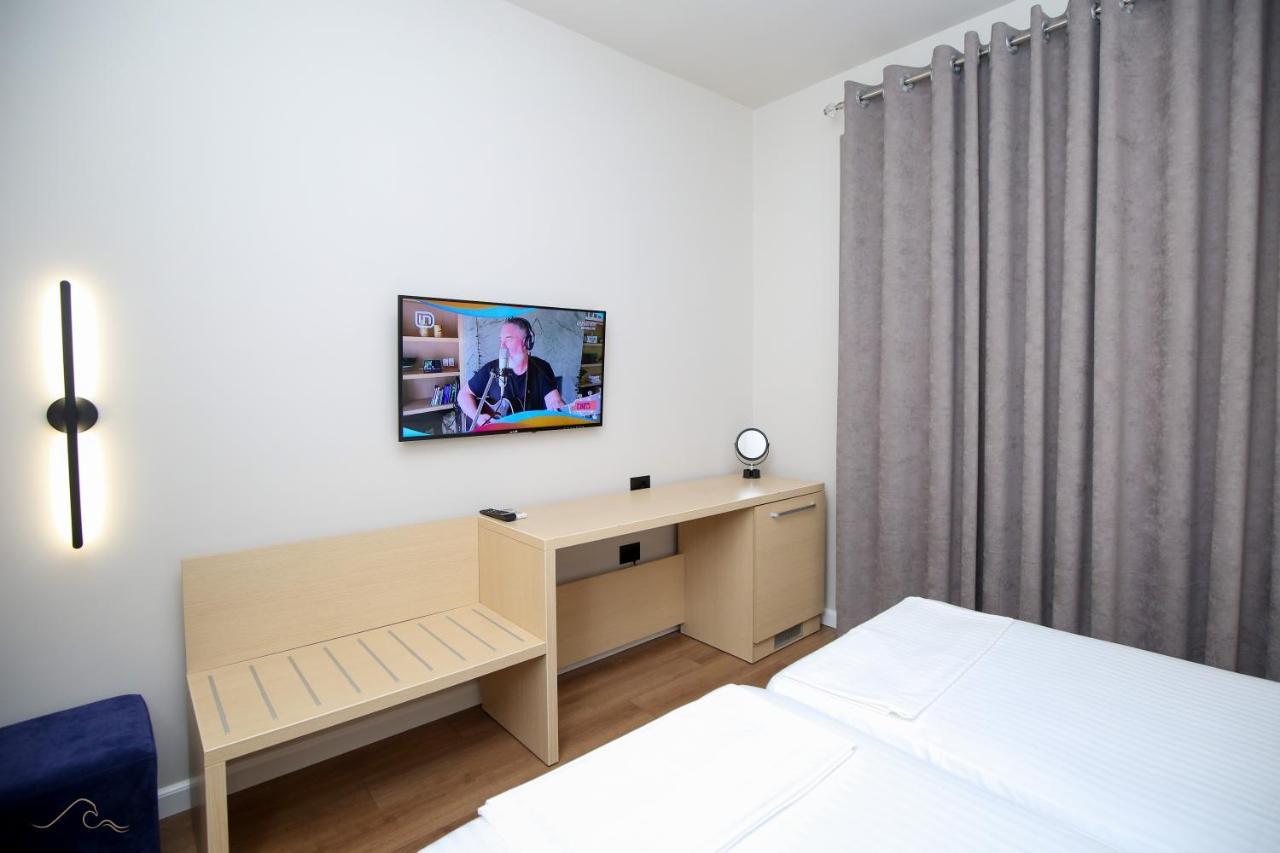 Hotel Libertas Vlorë Екстериор снимка