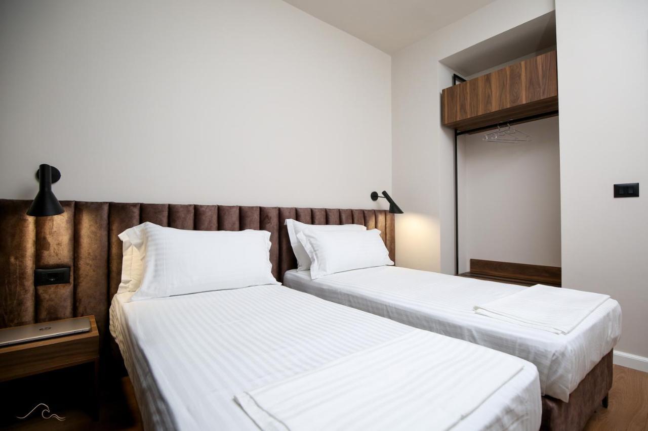 Hotel Libertas Vlorë Екстериор снимка