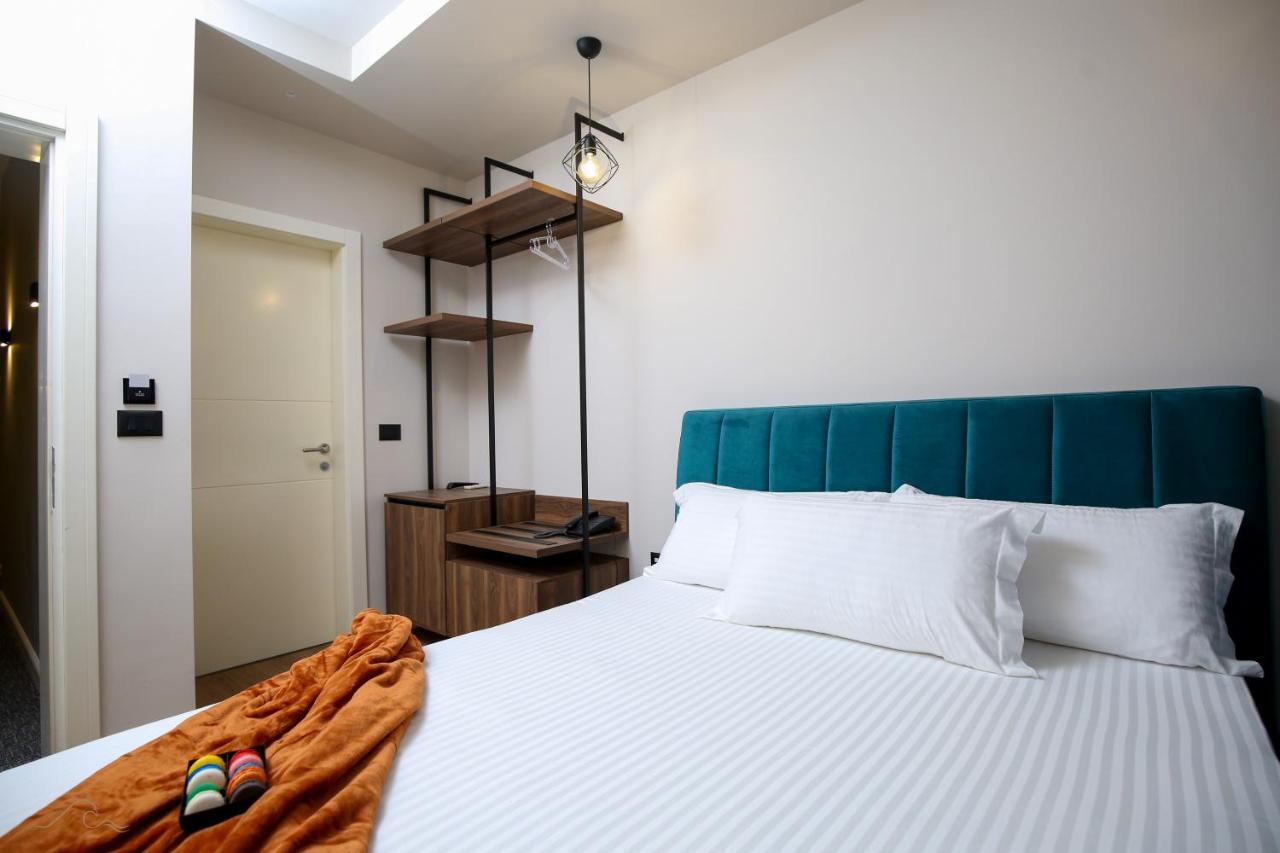 Hotel Libertas Vlorë Екстериор снимка
