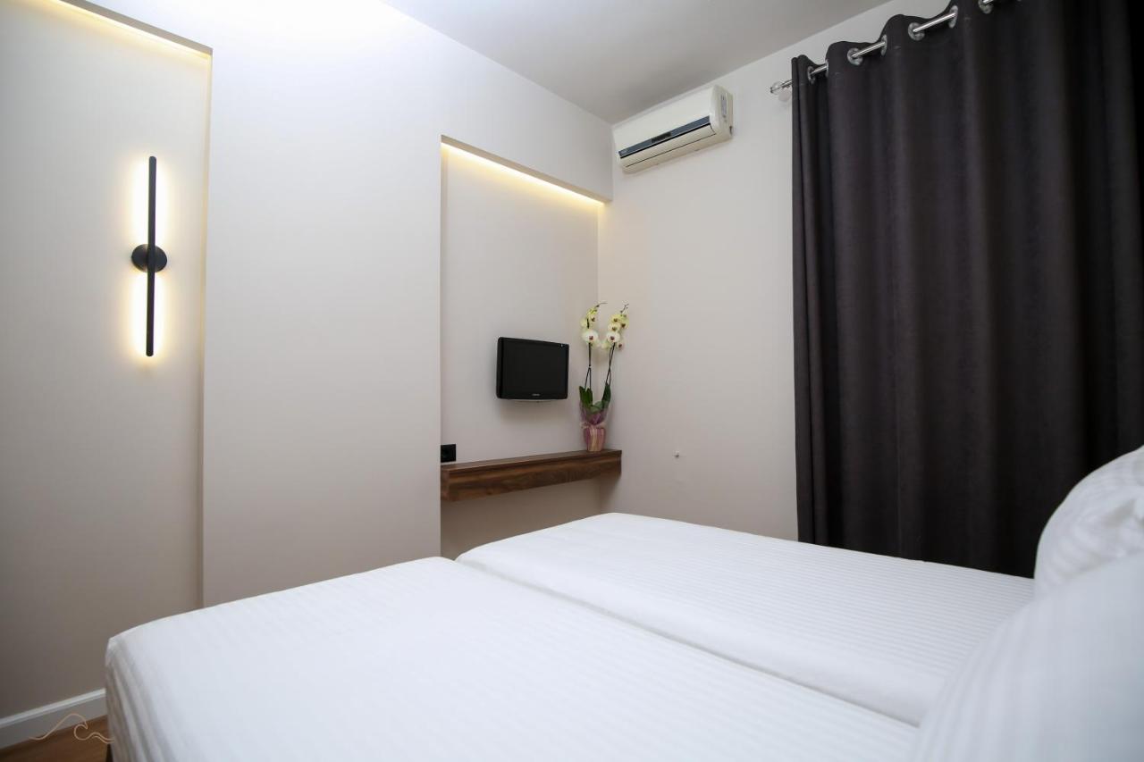 Hotel Libertas Vlorë Екстериор снимка