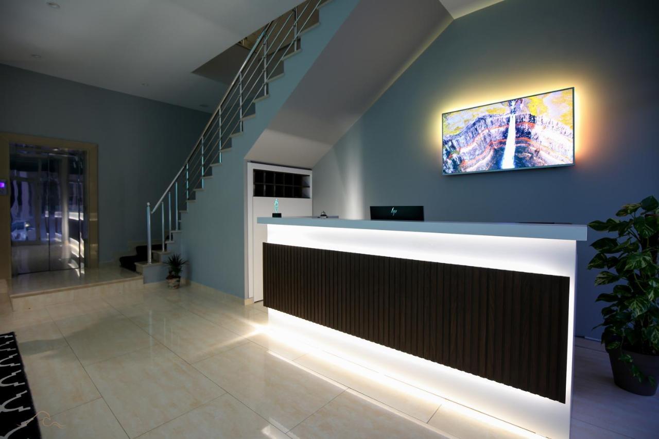 Hotel Libertas Vlorë Екстериор снимка