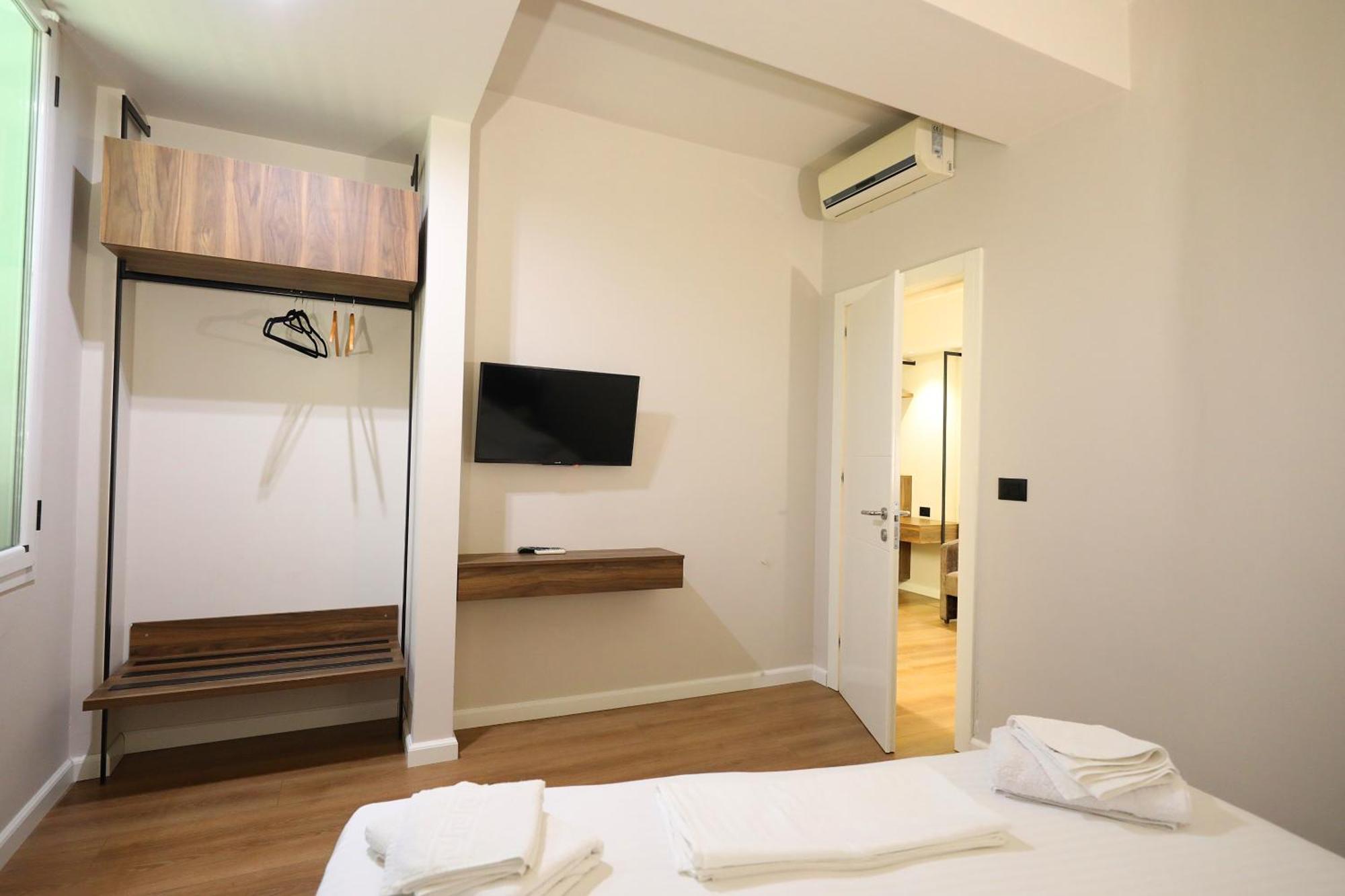 Hotel Libertas Vlorë Екстериор снимка