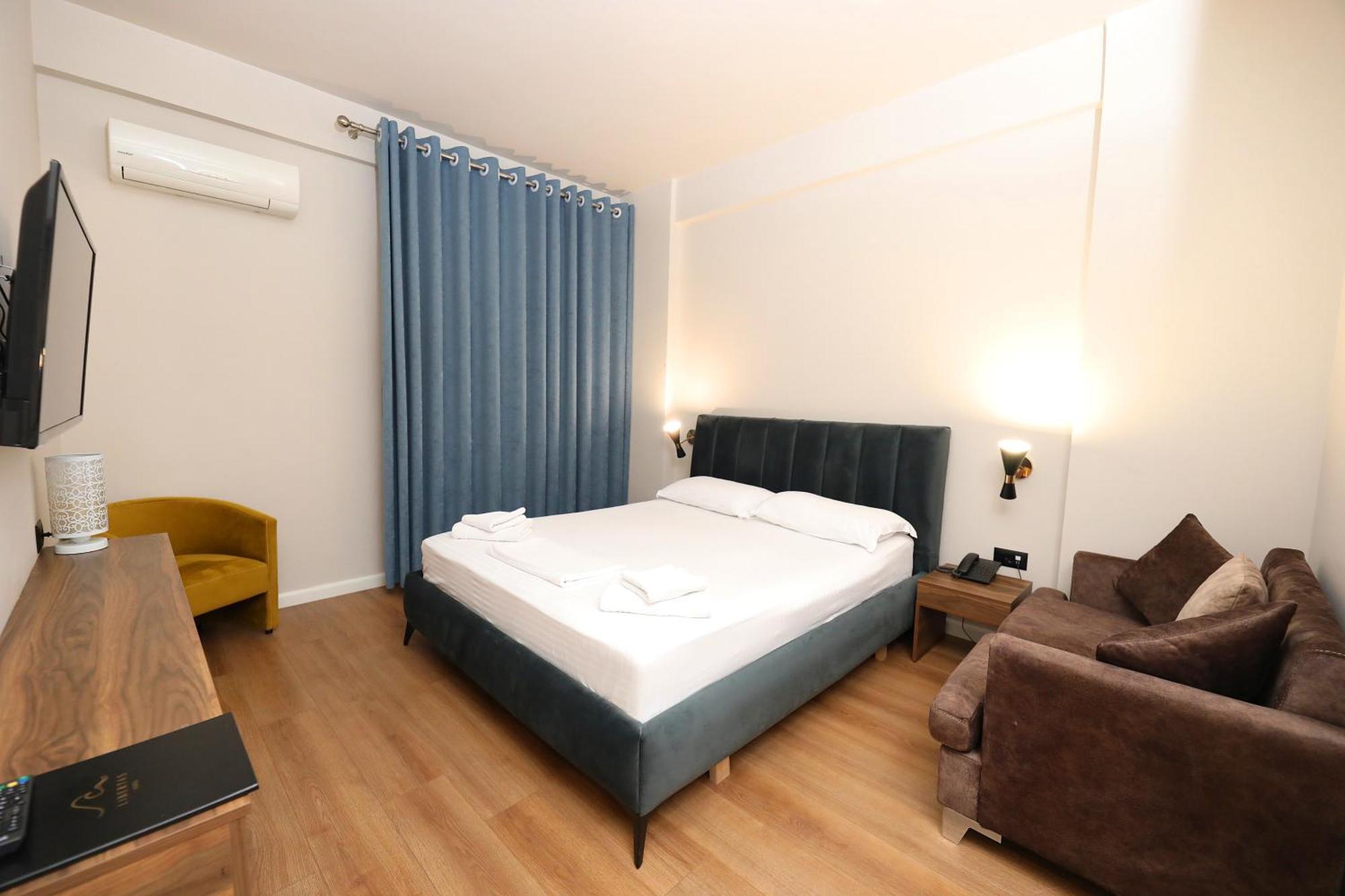 Hotel Libertas Vlorë Екстериор снимка