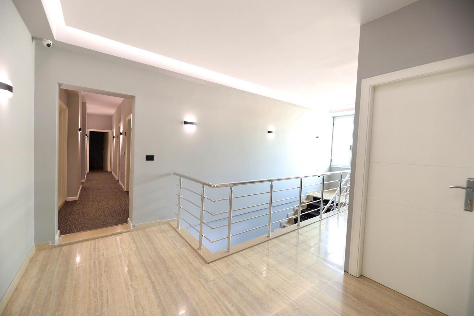 Hotel Libertas Vlorë Екстериор снимка
