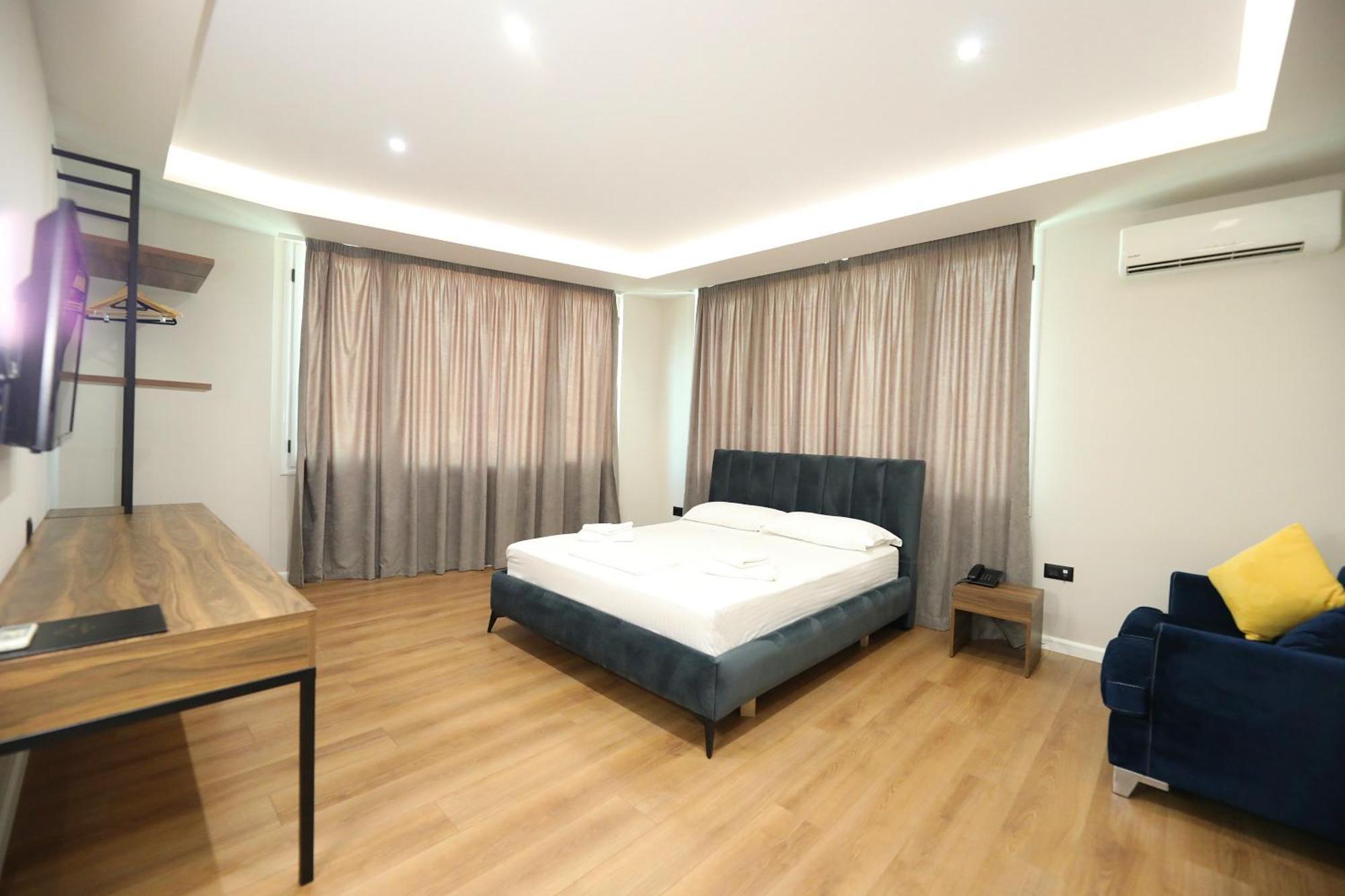 Hotel Libertas Vlorë Екстериор снимка