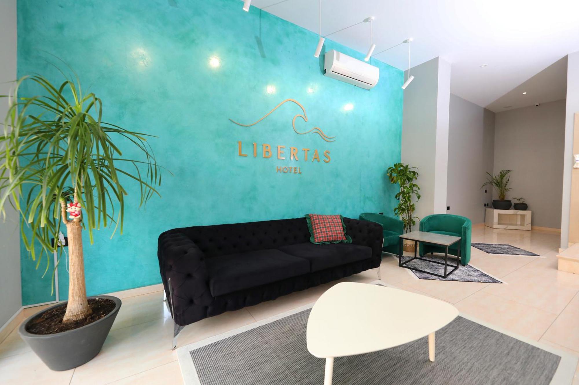 Hotel Libertas Vlorë Екстериор снимка