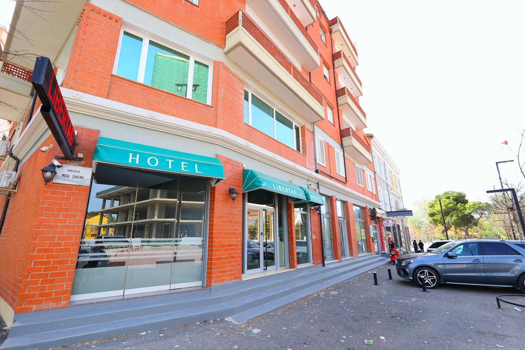 Hotel Libertas Vlorë Екстериор снимка